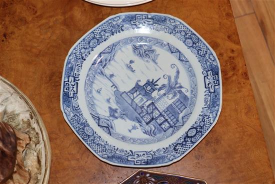 A quantity of Chinese blue and white ceramics, etc.